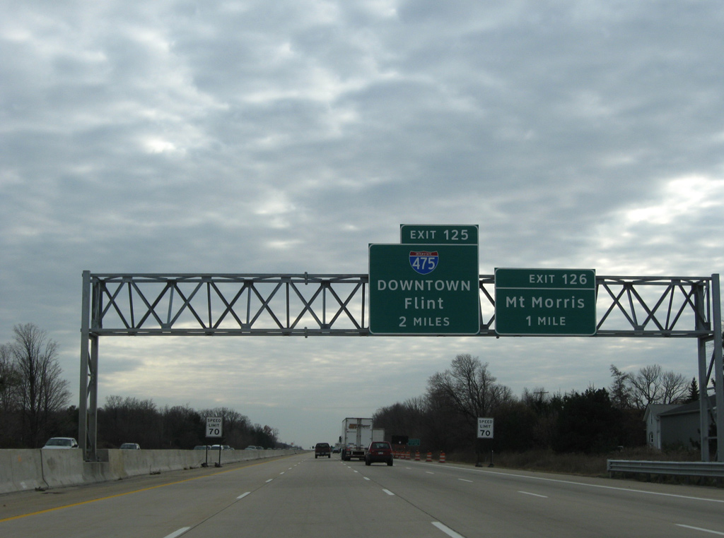 I-75/US 23 south at I-475 - Mt. Morris Twp, MI