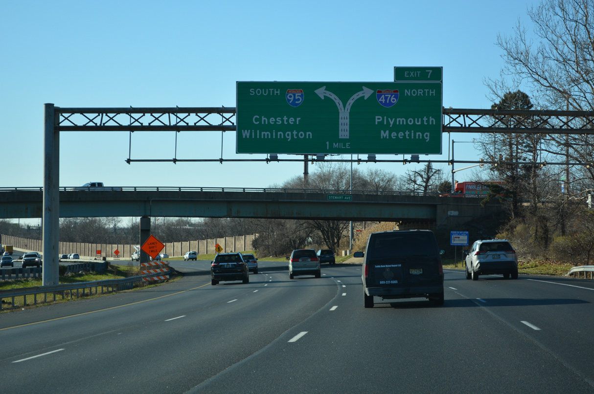 I-95 south in Ridley Twp, PA, one mile from I-476 north.