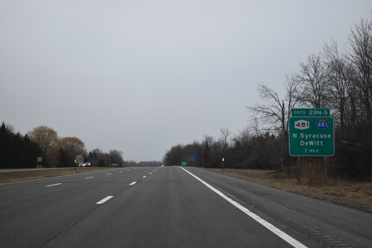 I-81 south one mile ahead of I-481/NY 481 in Cicero.