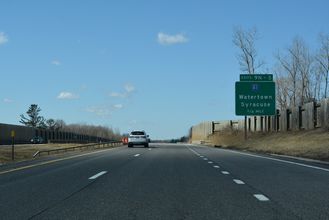I-481 north 0.75 miles ahead of I-81/NY 481.