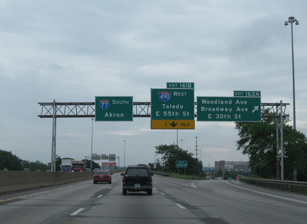 I-77 south at I-490 - Cleveland, OH
