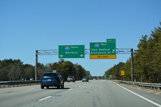 Massachusetts Route 25 West at the beginning of Interstate 495 North