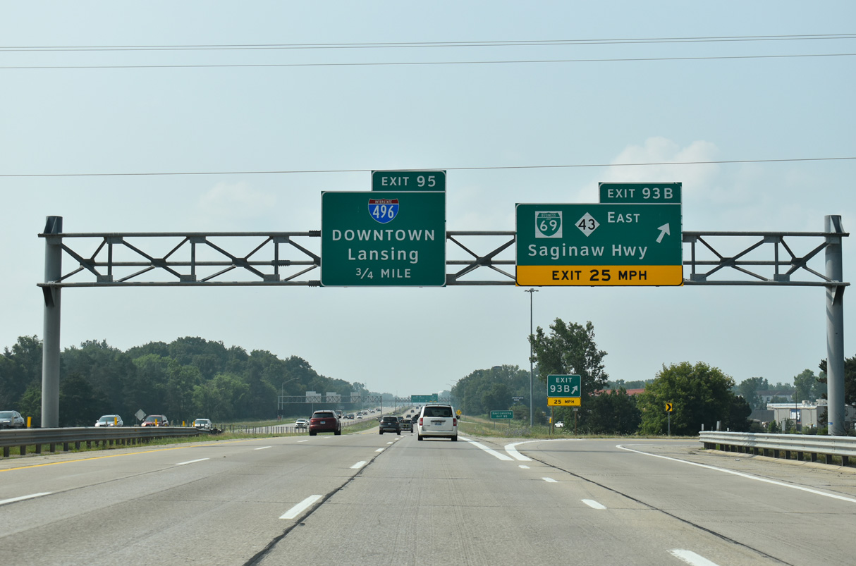 I-69/96 South 0.75 miles ahead of I-496 near Waverly, MI