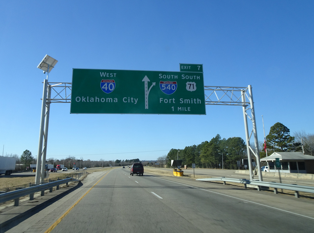 I-40/US 71 west at I-540 - Van Buren, AR