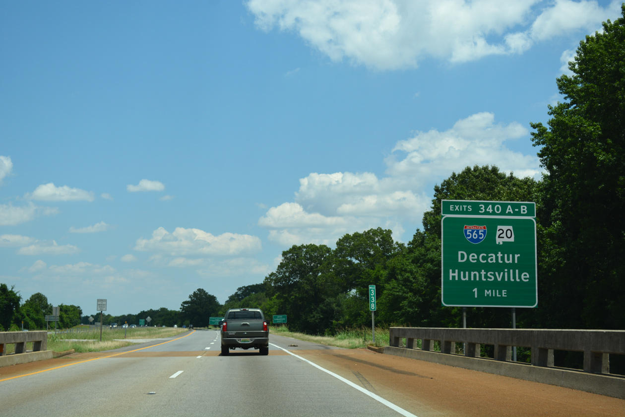 I-65 north at I-565/US 72 ALT-SR 20 - Decatur, AL