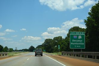 I-65 north at I-565/US 72 ALT-SR 20 - Decatur, AL