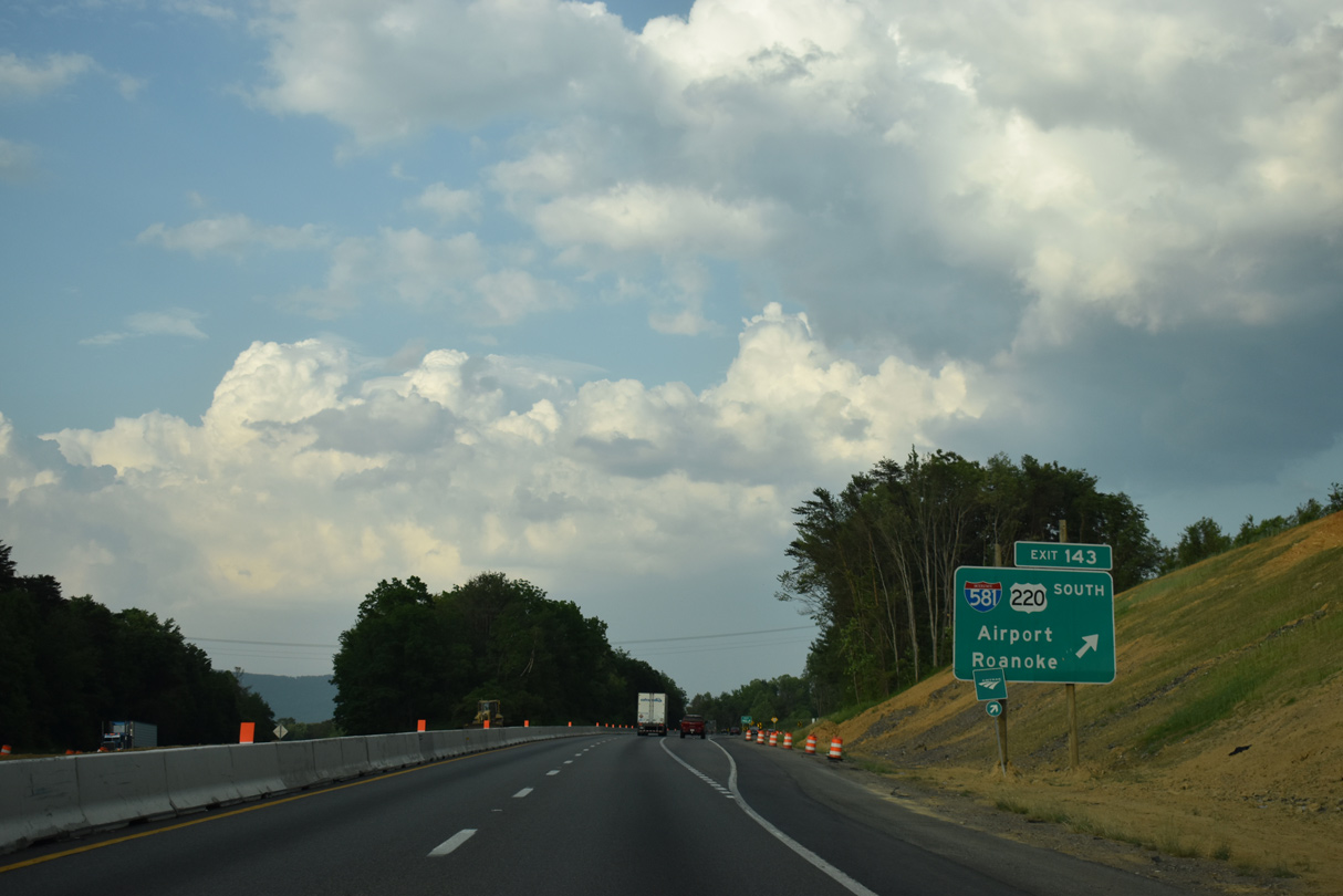 I-81 north at I-581/US 220 - Roanoke, VA