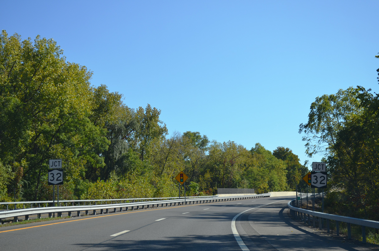 I-587/NY 28 east at NY 32 - Kingston