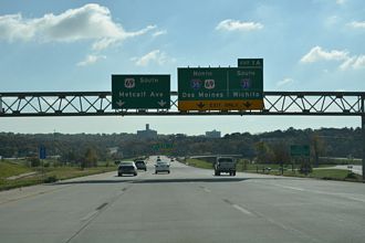 I-635 south at I-35/US 69 - Overland Park, KS