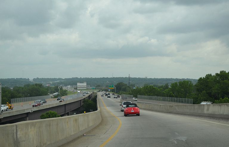 I-635 south across the Kansas River Bridge