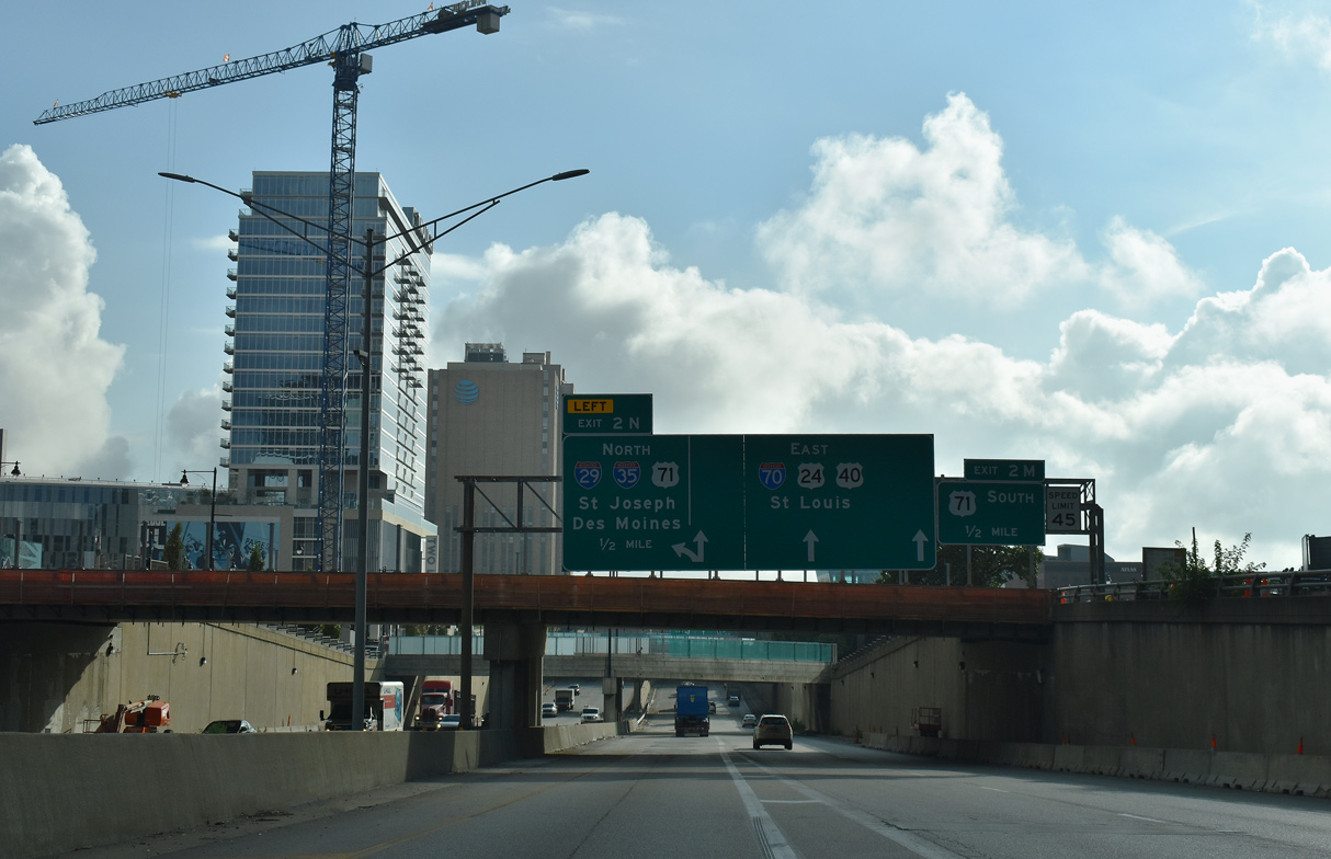 I-670 east at I-70/US 24-40-71 - Kansas City, MO