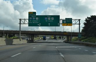 I-670 east at I-70/US 24-40-71 - Kansas City, MO