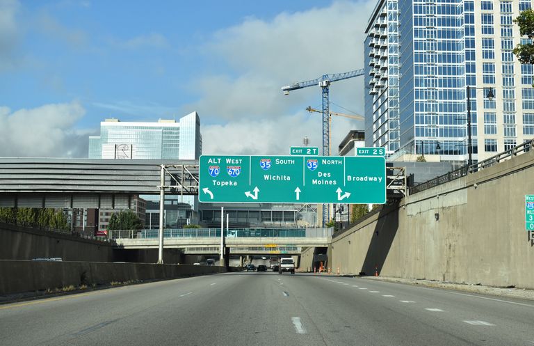 I-670 west at I-35 - Kansas City, KS