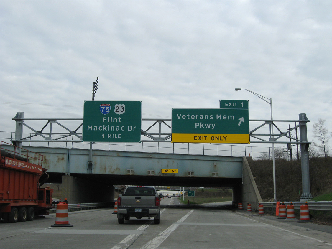I-675 south at I-75/US 23 - Saginaw, MI