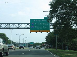 Hutchinson River Pkwy south at I-678 - Bronx, NY