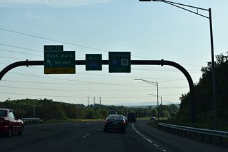 I-691 west at I-91 - Meriden, CT