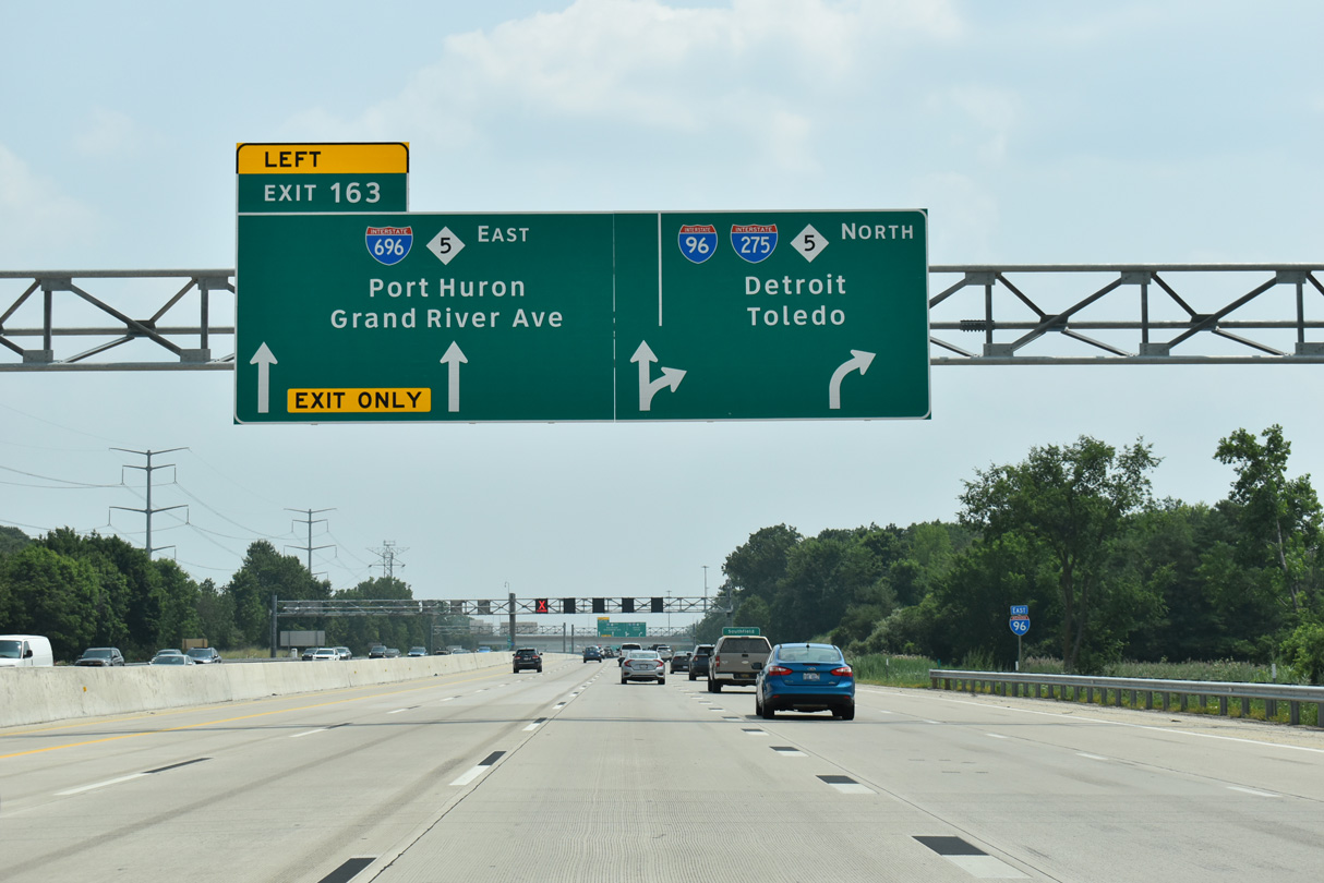 I-96 east at I-275/696/M-5 - Novi, MI