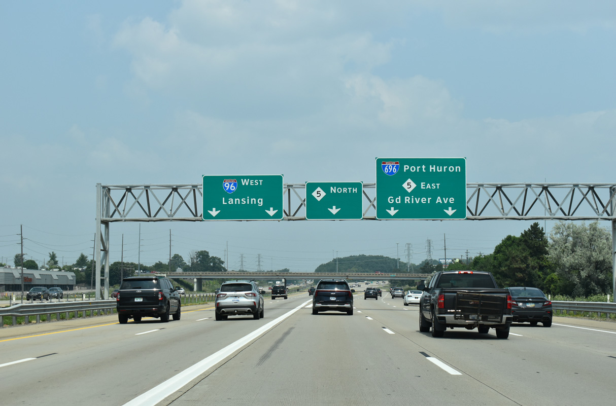I-96/275 North at I-696/M-5 in Farmington Hills, MI