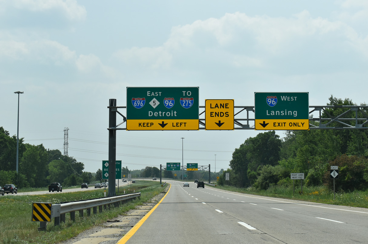 M-5 South at I-96/275/696 in Farmington Hills, MI