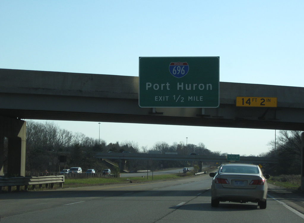 M-5 south at I-96/275/696 - Novi, MI