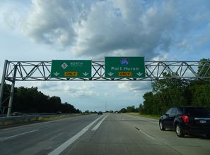 I-275 north at I-696/M-5 - Farmington Hills, MI