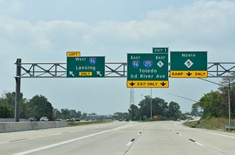 I-696 West at I-96/275 and M-5 in Farmington Hills, Michigan
