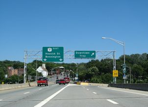 I-787/NY 7 east at Hoosick St - Troy