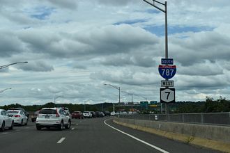 I-787/NY 7 west - Collar City Bridge