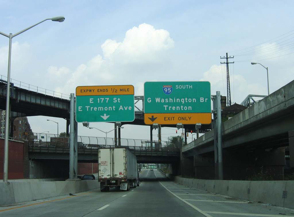 I-895 north at I-95 - Bronx, New York