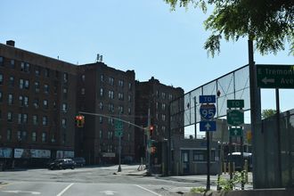 NY 895 north at E 177th St - Bronx, New York