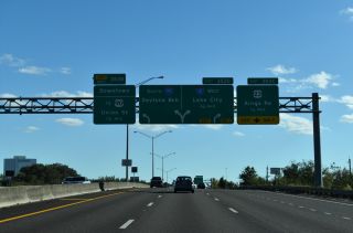 I-95 meets U.S. 23 and U.S. 90 ahead of I-10 west in Jacksonville, FL