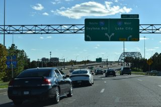 I-95 south partitions into separate roadways leading to I-10.