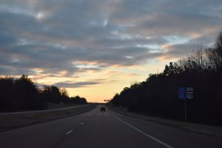 The first shield for Interstate 22 eastbound
