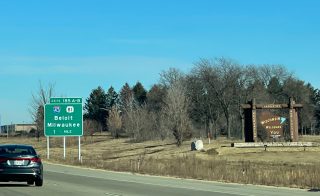 I-39/90 north at I-43/Wis 81 - Beloit, WI