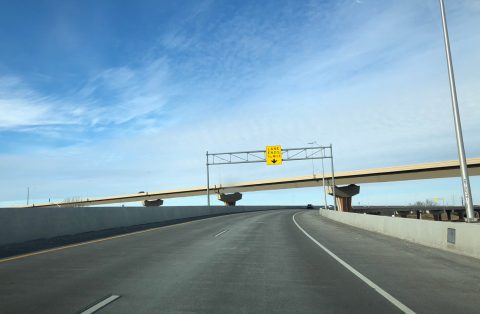 I-43 north at I-41/US 41-141 - Howard, WI
