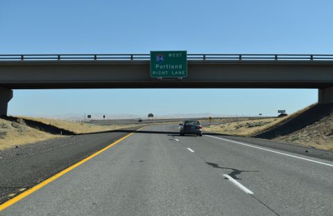 I-82 turns southwest into the exchange with I-84 outside Hermiston, OR
