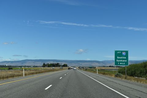 I-82/US 97 advance one mile north to Interstate 90