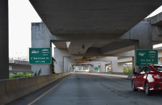 I-90 advances west from I-5 to Edgar Martinez Dr in Seattle, Washington