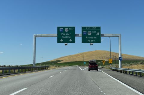 Exit 102 departs I-82 west for I-182/US 12 east to Richland, WA
