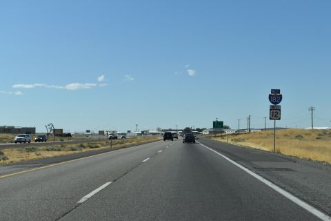 The westbound beginning of Interstate 182