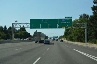 Five lanes continue south from Nyberg St to I-205 in Tualatin, Oregon