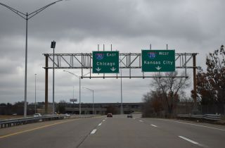 Exit 197 partitions next for I-270 west to Sunset Hills, MO and I-255 east to Columbia, IL.