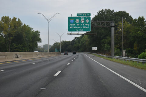 0.75 miles ahead of I-277/US 29-74 on I-77/US 21 north in Charlotte, NC