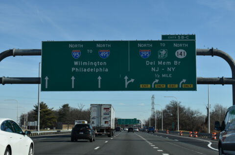 I-95 north a half mile ahead of I-295 north and Delaware State Route 141