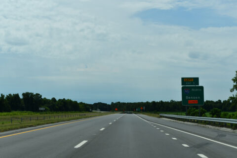One mile ahead of Left Exit 1 for I-95 north on I-295 south
