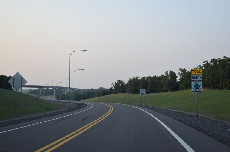 The northbound beginning of the Kickapoo Tpk from SE 89th St in Oklahoma City