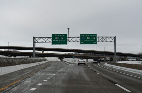 Exit 239 partitions for I-380/U.S. 218 north and U.S. 218 south