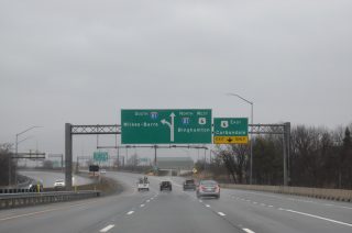 I-380/84 north at I-81/US 6 - Dunmore, PA