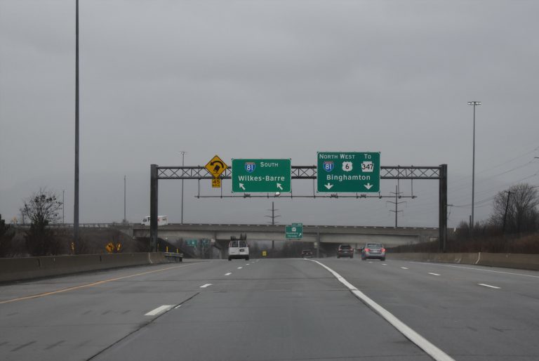 I-380/84 north at I-81/US 6 - Dunmore, PA