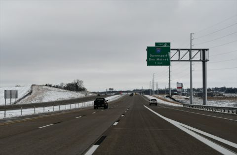I-380/U.S. 218 south one mile ahead of I-80 at Tiffin, IA